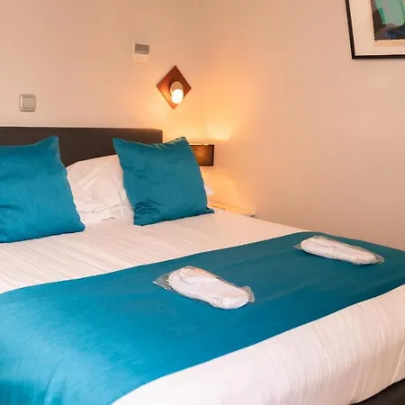 Dutch Masters Short Apartman *