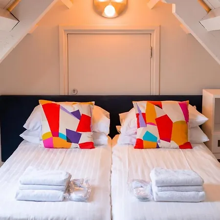 Dutch Masters Short Apartman *