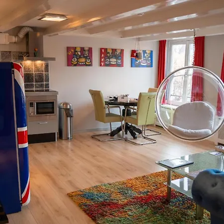 Apartman Dutch Masters Short