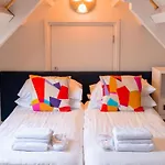 Dutch Masters Short Apartamento *