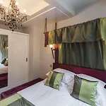 Dutch Masters Short *