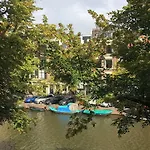 Dutch Masters Short Apartamento