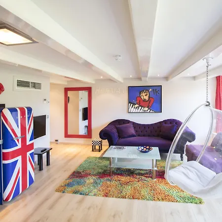 شقة داتش ماسترز شورت ستاي